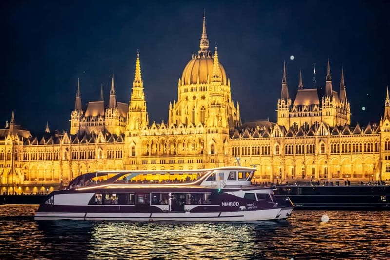 Budapest: Sunset Cruise with 2 Cocktails - Who should book this, and who should skip it