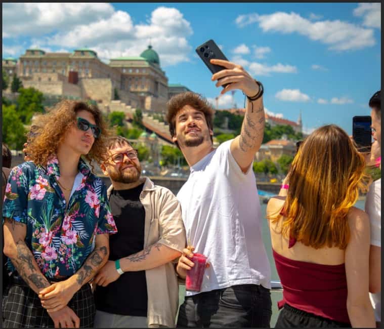 Budapest: Sunset Cruise with 2 Cocktails - How good is this for $36? Value is in the pairing