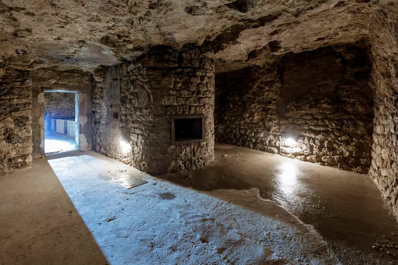 Budapest: The WWII Siege of Buda Castle & Bomb Shelter Tour - Should You Book This Buda Castle Siege Tour?