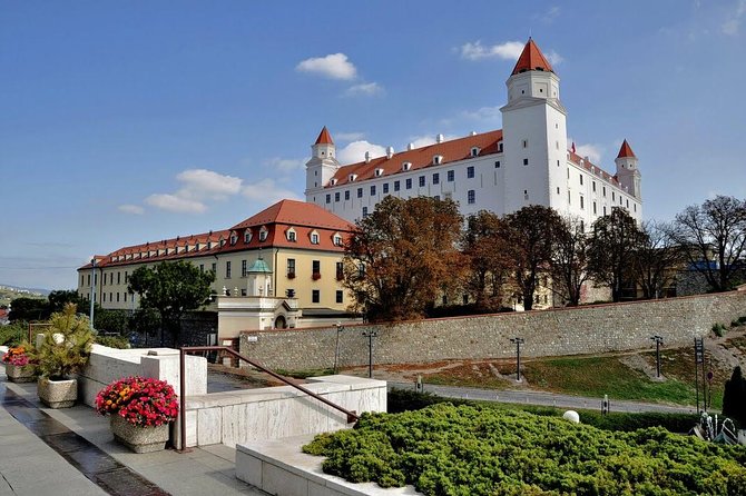 Budapest to Bratislava Costumizable Private Day tour with lunch - The Timing: An 8:00 Start That Resets Your Day