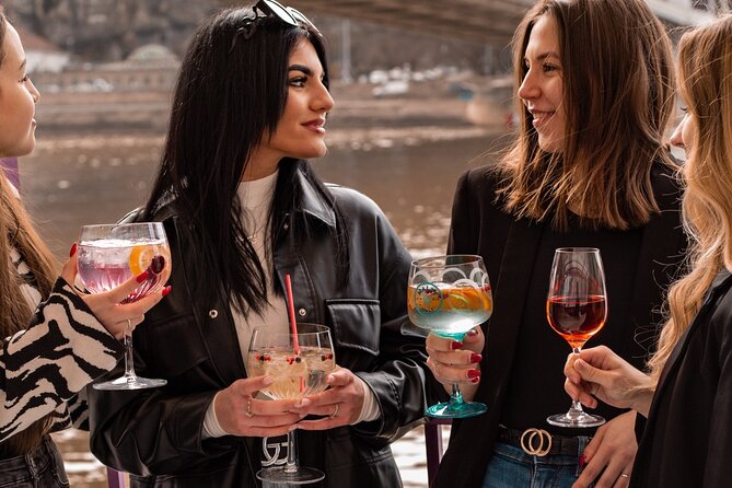 Budapest Unlimited Prosecco and Wine Cruise Day or Sunset Option - Unlimited Prosecco and wine: value versus reality