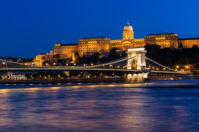 Budapest: Unlimited Prosecco, Beer & Aperol Spritz Cruise - The boat setup: where you’ll want to sit for photos and comfort