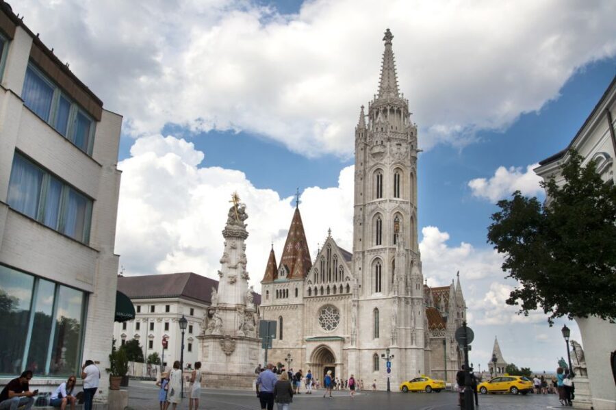 Budapest: Walking Tour in German - Getting Started by St. Stephen’s Basilica (and why the meeting spot helps)