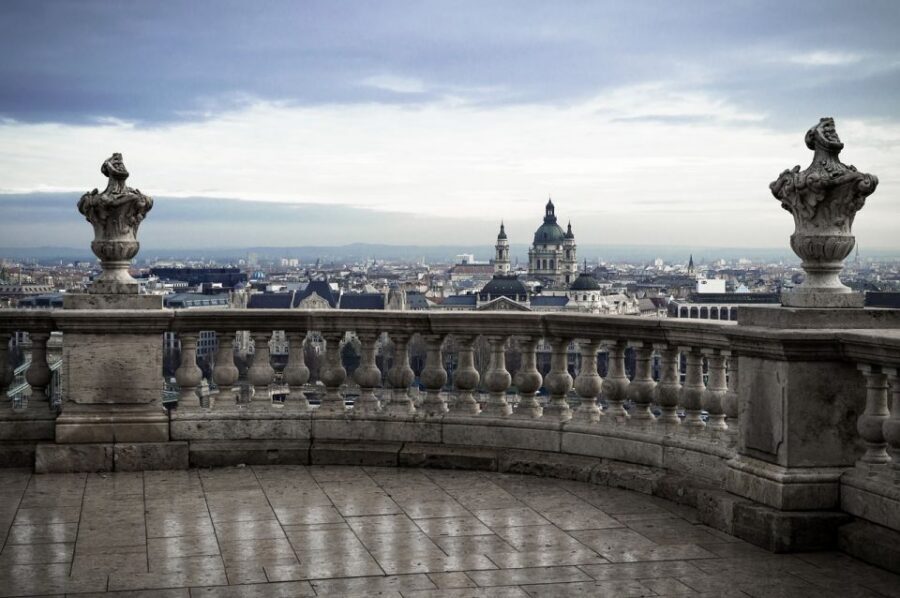 Budapest: Walking Tour in German - Crossing the Danube on public transport: short leg, big payoff