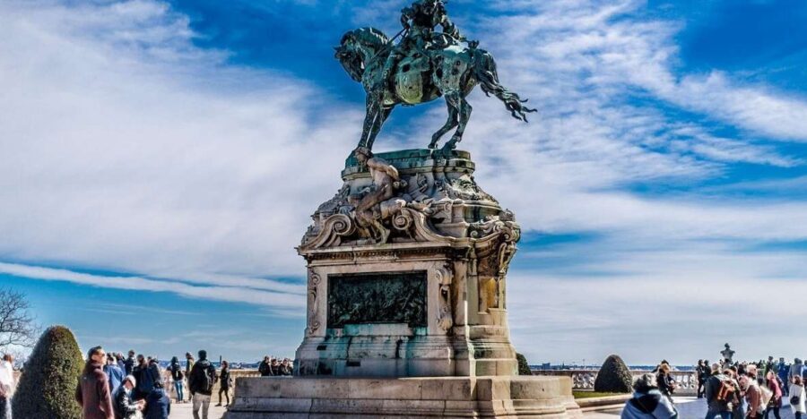 Budapest: Walking Tour in German - Pest-side walking: Chain Bridge, Leopoldstadt, and the city’s “front page”