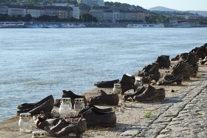 Budapest walking tour: Parliament and Shoes Memorial - Key Highlights You’ll Notice Right Away