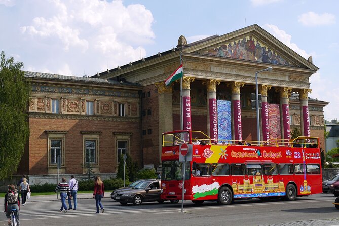 City Sightseeing Budapest Hop-On Hop-Off Bus and Boat Tour - Stop-by-stop: what to watch for on the Green Route