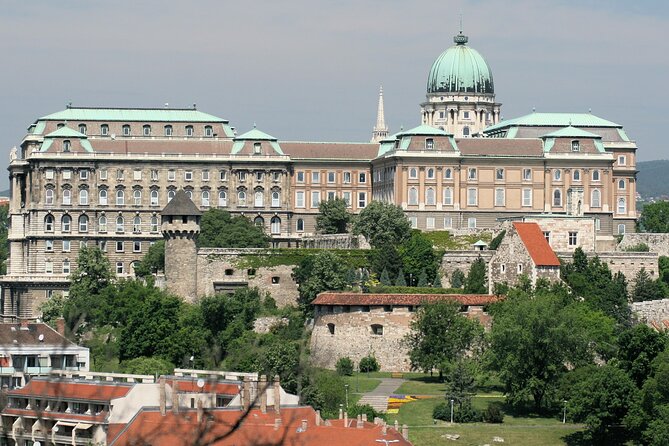 Guided Tour in Budapest Castle District - Getting Oriented Fast: Meeting at Szentháromság tér
