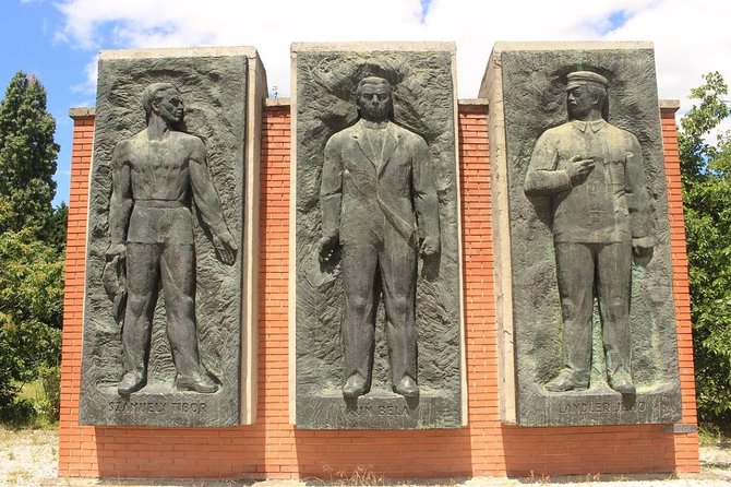 Memento Park Entrance Ticket - The Liberation Army Soldier: the 6-meter icon tied to Gellért Hill
