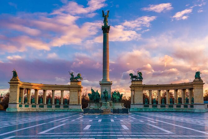 Private Budapest City tour with Classic Russian Jeep or G-Wagon! - The ride feel: photo stops, blankets, and how the guide shares info