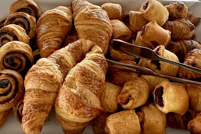 Summer Danube Brunch Cruise in Budapest - Danube Brunch on a Clock: What the 60-Minute Cruise Feels Like