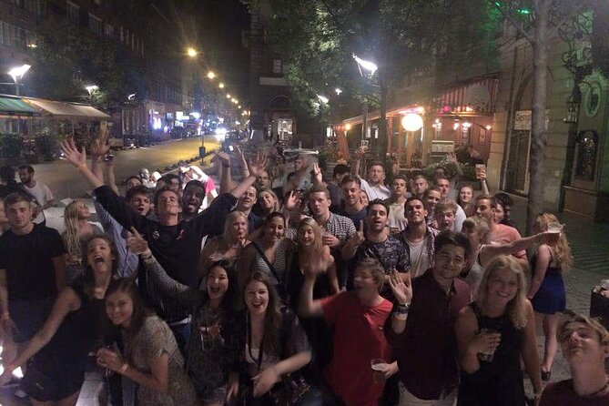 The Original Budapest Pub Crawl – Free Shots, Games & VIP Entry - Timing Reality: Listed Start vs. How Nights Actually Run
