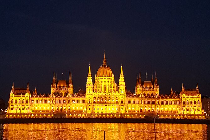 Welcome to Budapest Evening Walk - Liberty Bridge (Szabadság hid): Turul Birds, Gellért Thermal Bath, and the Bottle Opener Statue